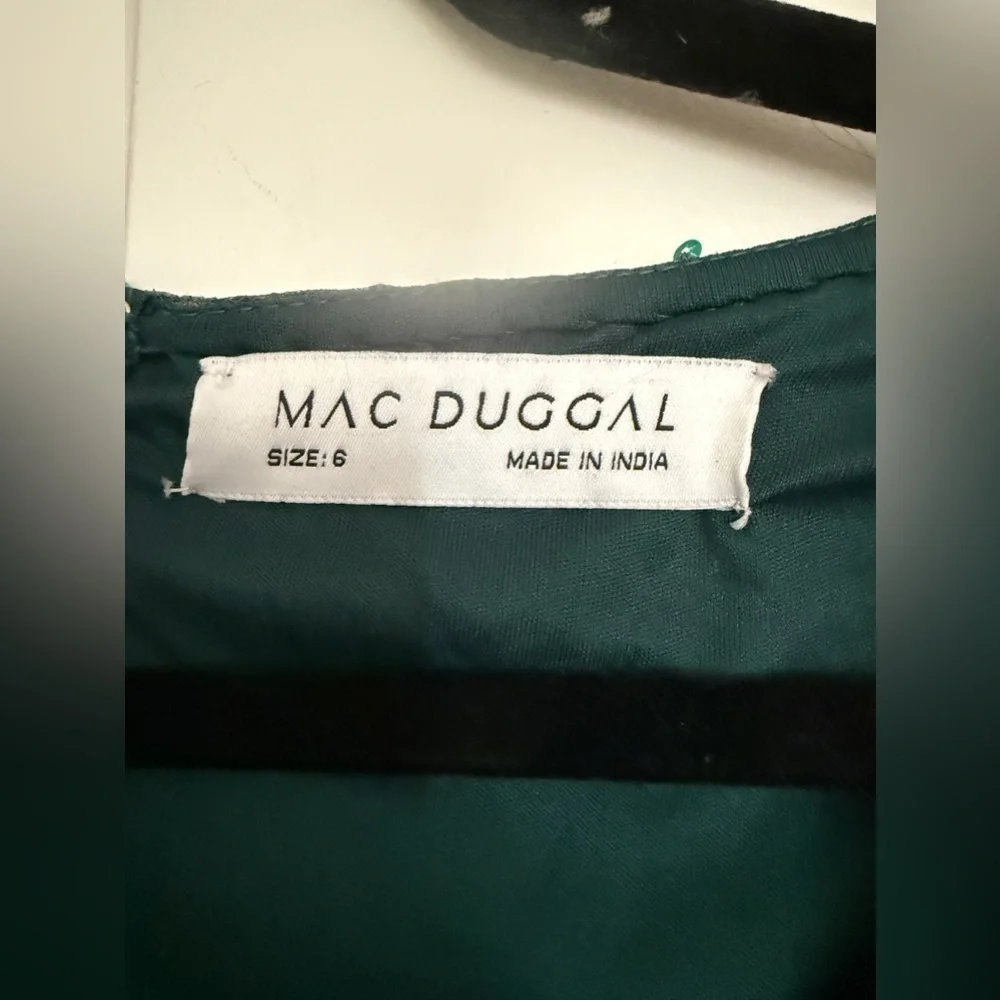 NWT | Mac Duggal 93676 Deep Green Beaded Lace Long Sleeve Midi Dress Size 6
